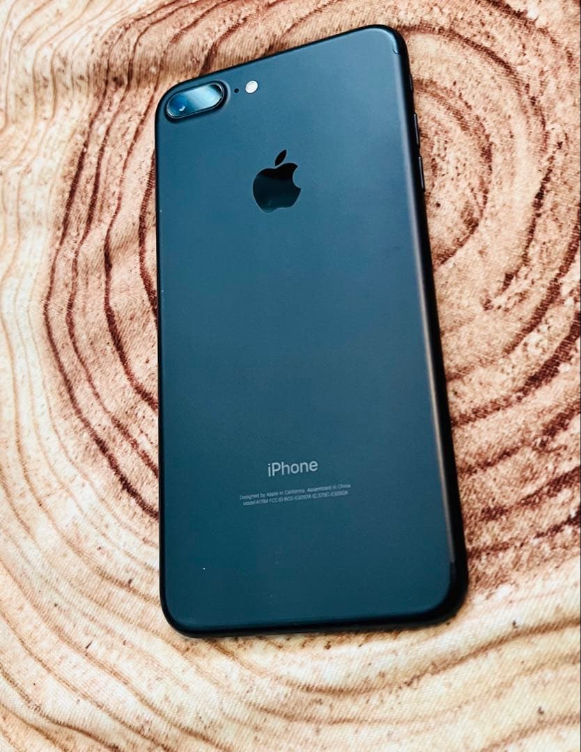 SIMフリー　AirDrop可　美品　iPhone7 Plus 32GB