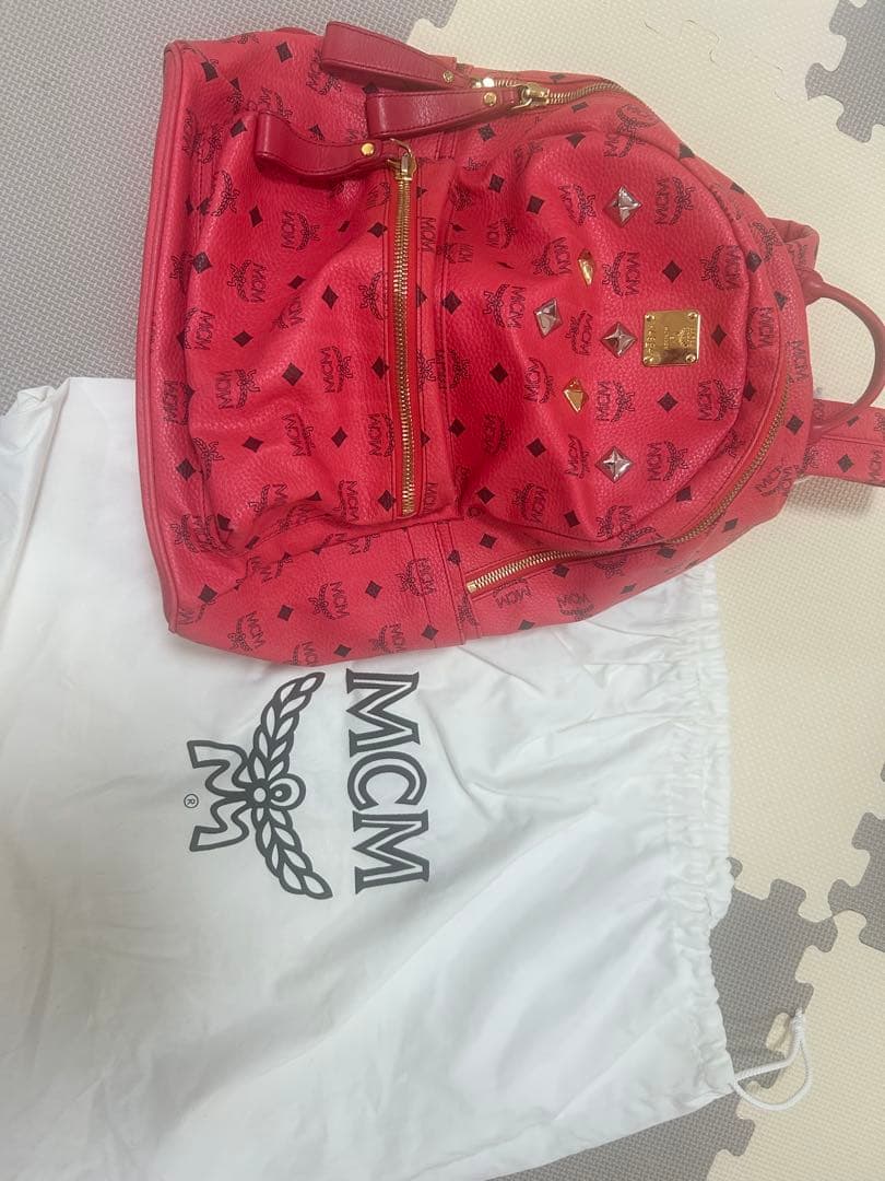 MCM 赤 スタッズリュック ダストバッグ付き