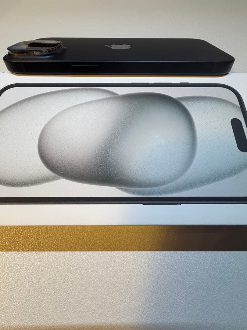 【美品】iPhone15 本体 256gb ブラック SIMフリー