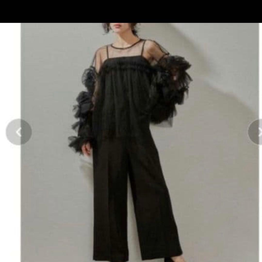 フリル付きオフショルダートップス ブラック