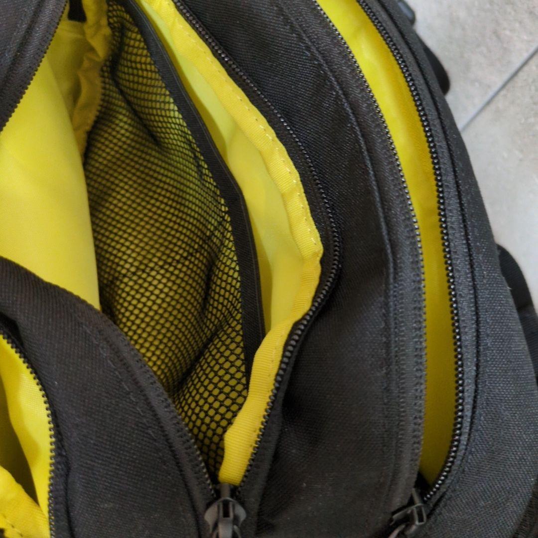 【美品】ハグー Hugoo ヒップシート 抱っこ紐 スリング ブラック 黒