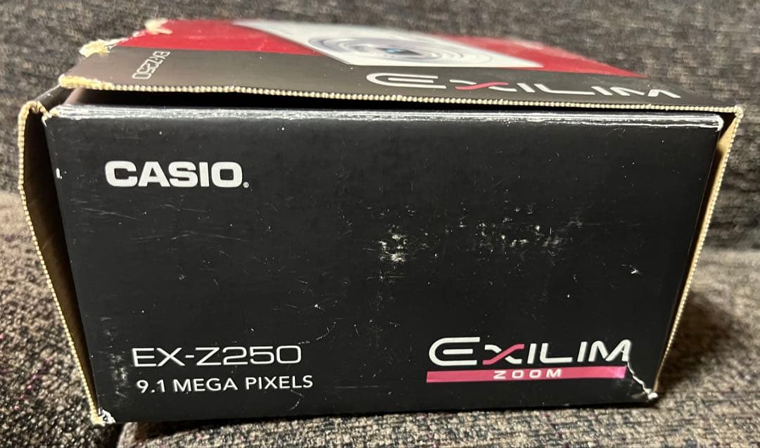 CASIO 9.1メガピクセル コンパクトカメラ