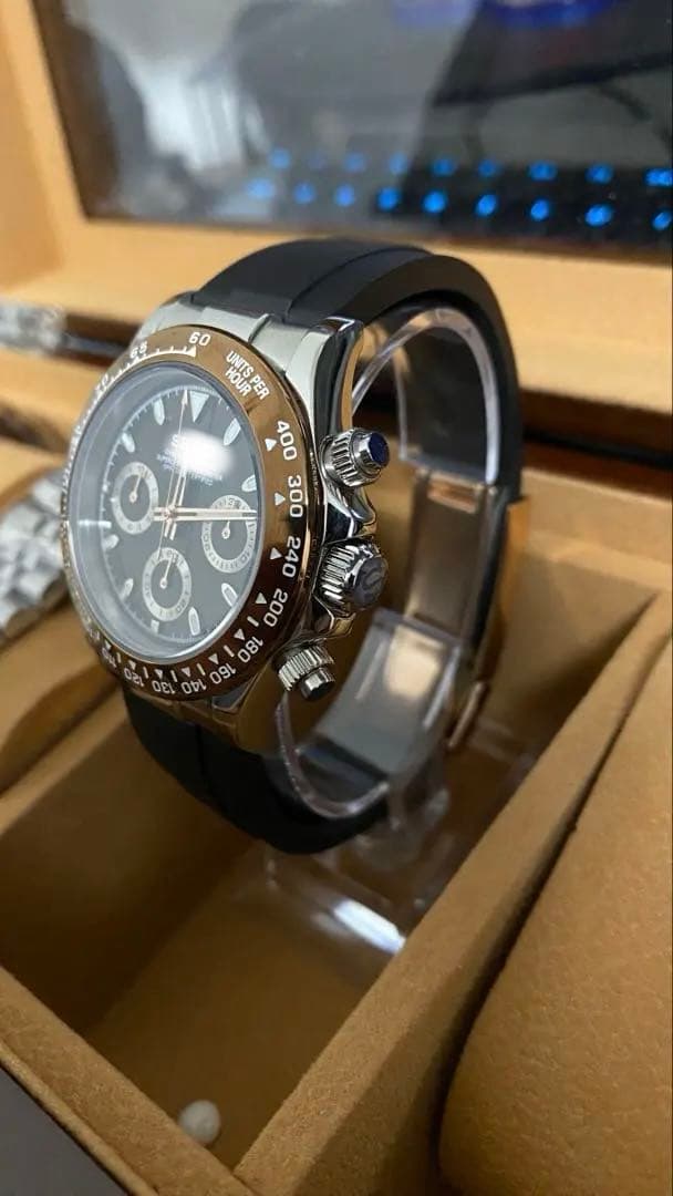 VK63カスタムクロノグラフシルバーブラック文字盤ローズゴールド針ブラックラバー