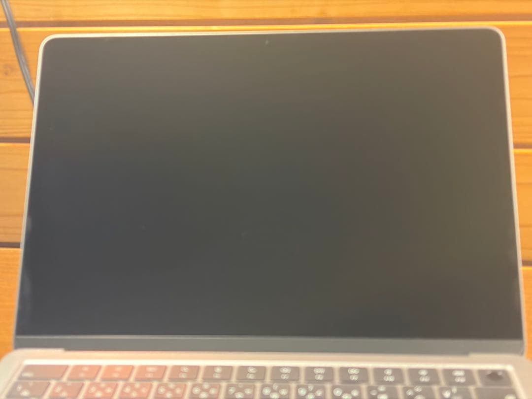 バッテリー100% MacBook air 2022 16gb スペースグレイ