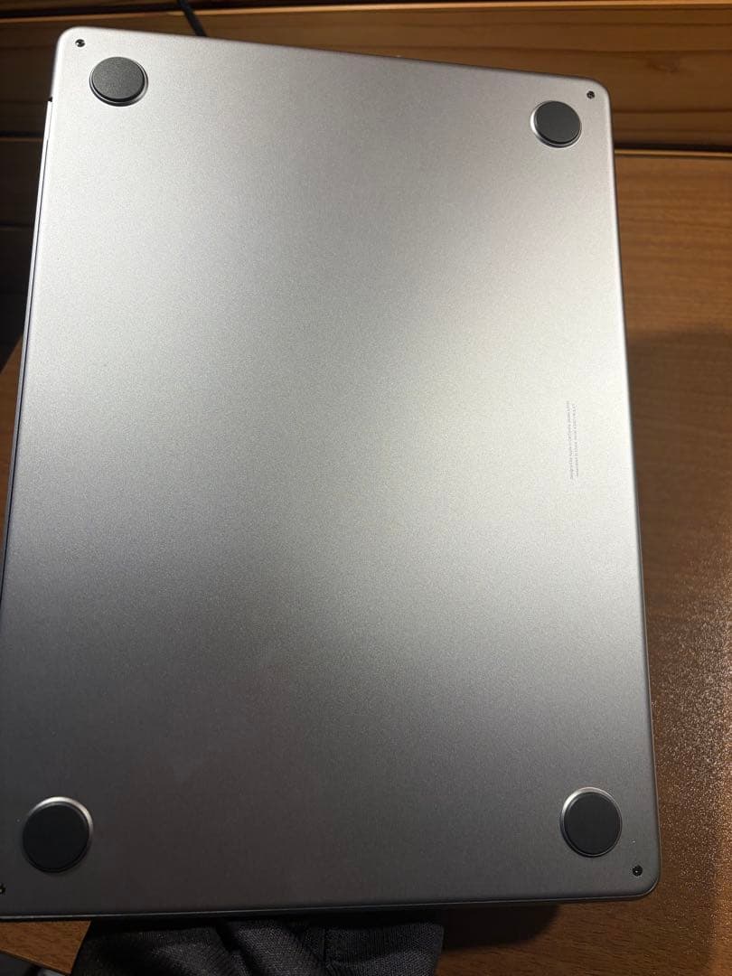 バッテリー100% MacBook air 2022 16gb スペースグレイ