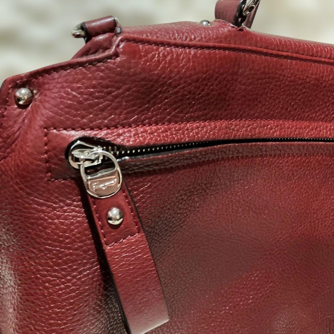 【フェラガモ・ソフィア】ガンチーニツーウェイ 深めの赤✨美品✨突撃セール開催♡