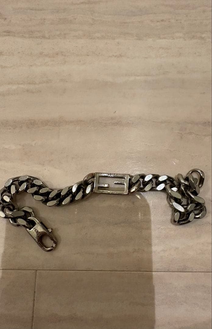 ア*マ様 FENDI シルバー チェーンブレスレット