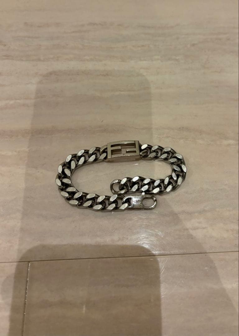 ア*マ様 FENDI シルバー チェーンブレスレット