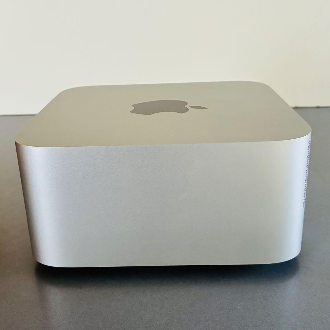 Apple Mac Studio M1 Max 64GBメモリ、1TB SSD