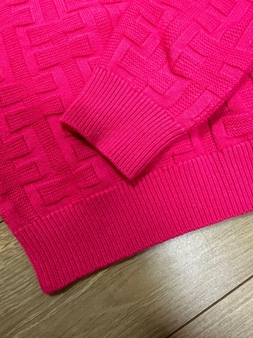HERMÈS ピンク ニットセーター