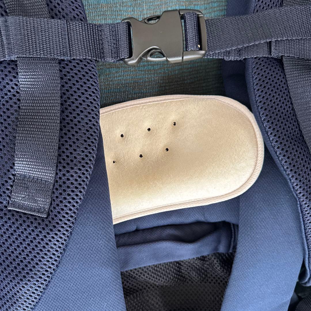 アップリカ　ラクリスLaclis 抱っこ紐 ネイビー　美品　短時間着用