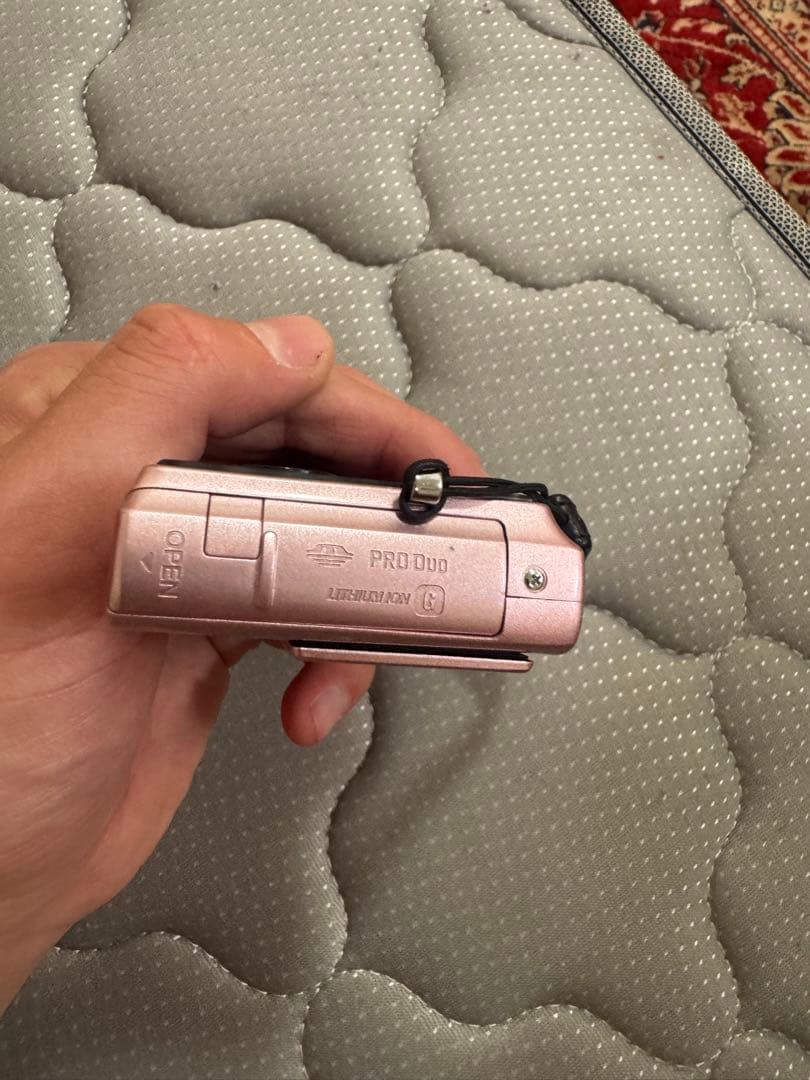 SONY DSC-T70 コンパクトデジタルカメラ