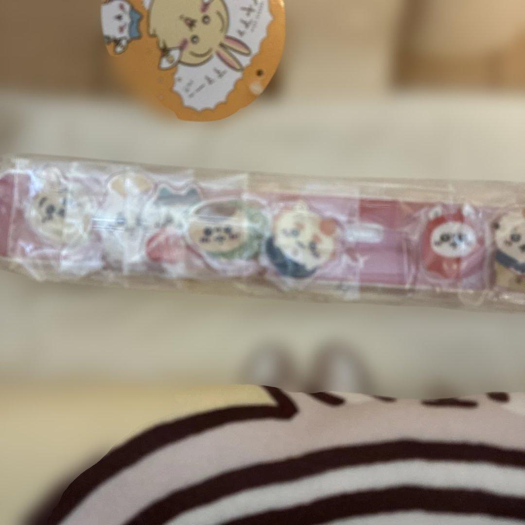 ちいかわ　2023ハッピーバッグ　うさぎ　おまけ付き　缶バッチ