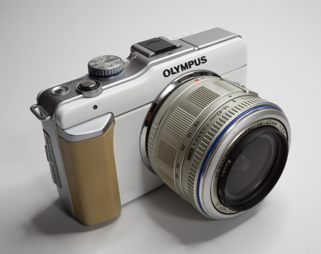 オリンパスPEN E-PL1ボディ＆ズームレンズ＆バッテリー、充電器など