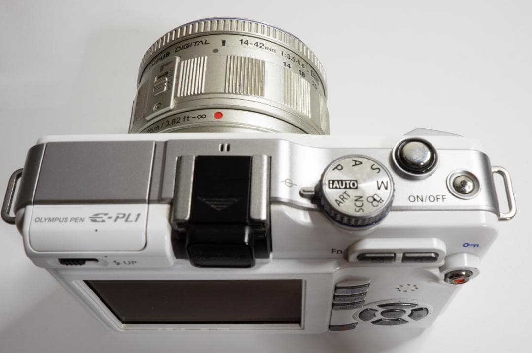 オリンパスPEN E-PL1ボディ＆ズームレンズ＆バッテリー、充電器など