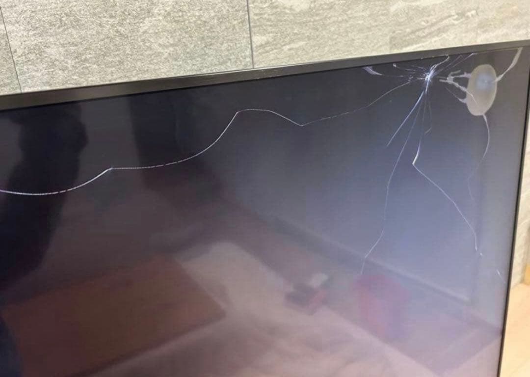 SONYブラビアKJ-55X8550H 液晶テレビ ひび割れあり