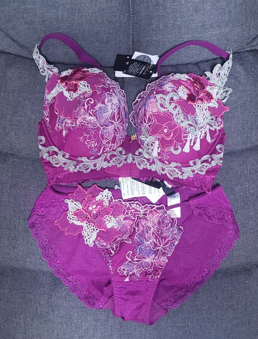 サルート　プレステージ　店舗限定　アテナ　アテネ　ブラジャー　G65 M