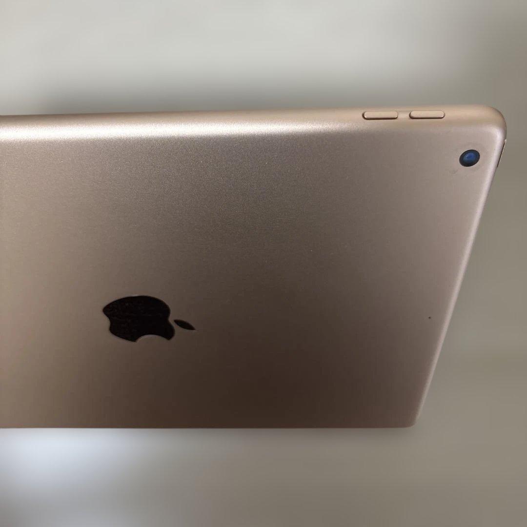 【美品】iPad 10.2 第8世代 WiFi 128GB キーボード付き