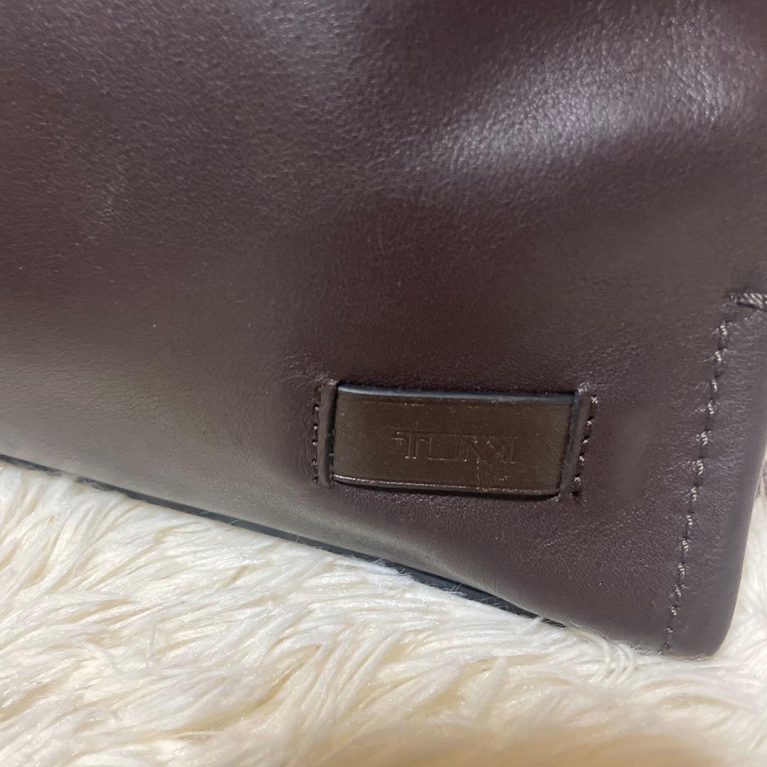 美品　トゥミ　ハリソン　メッセージャーバッグ　レザー　茶色　A4 ビジネス