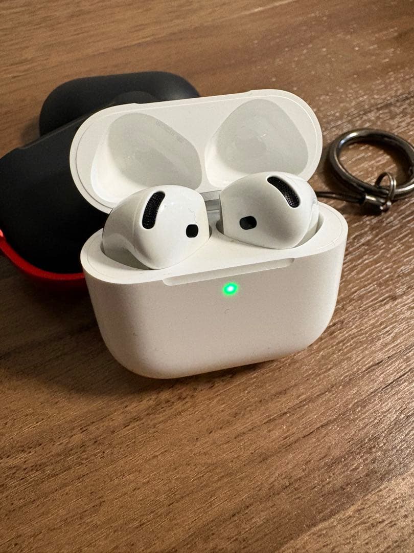 AirPods4本体 ケース付き
