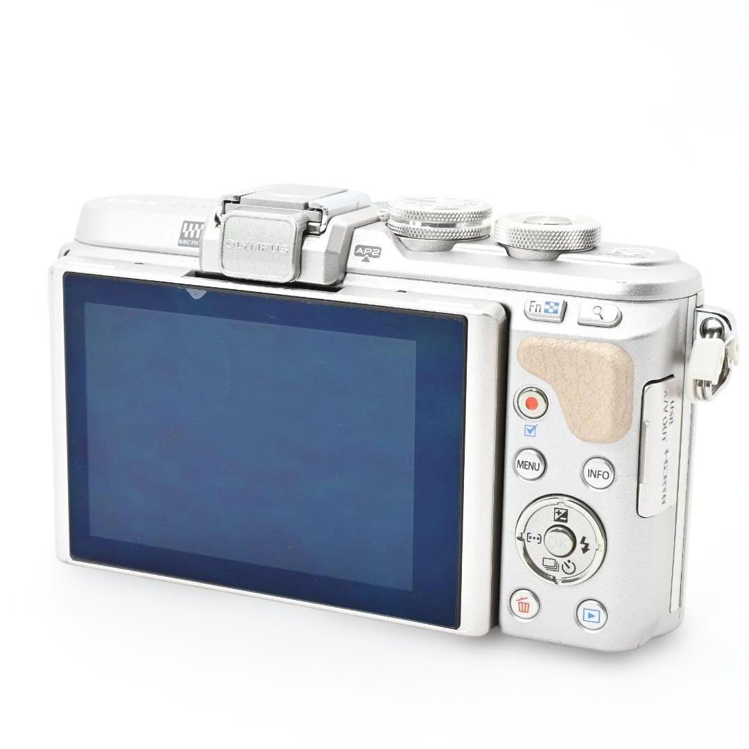 【美品・ショット数1055回】 OLYMPUS E-PL8 EZ レンズキット