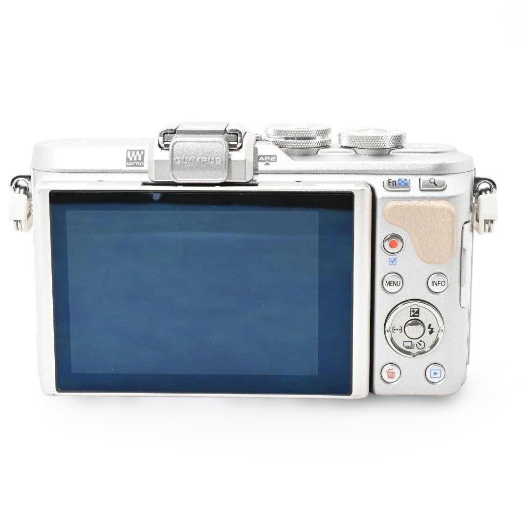 【美品・ショット数1055回】 OLYMPUS E-PL8 EZ レンズキット