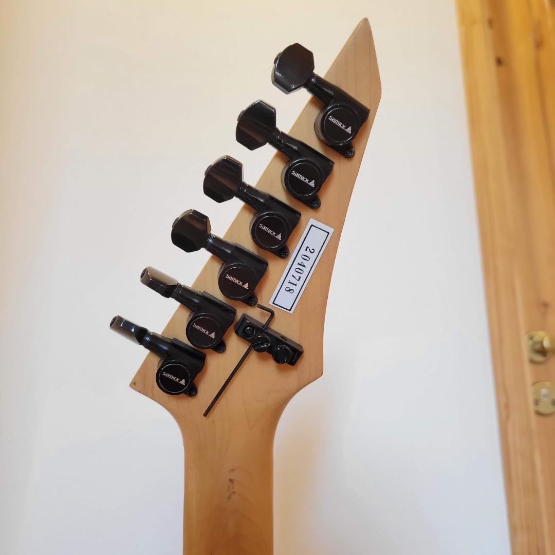 Samick メタル用　変形エレキギター　調整済み　ストラップ付き