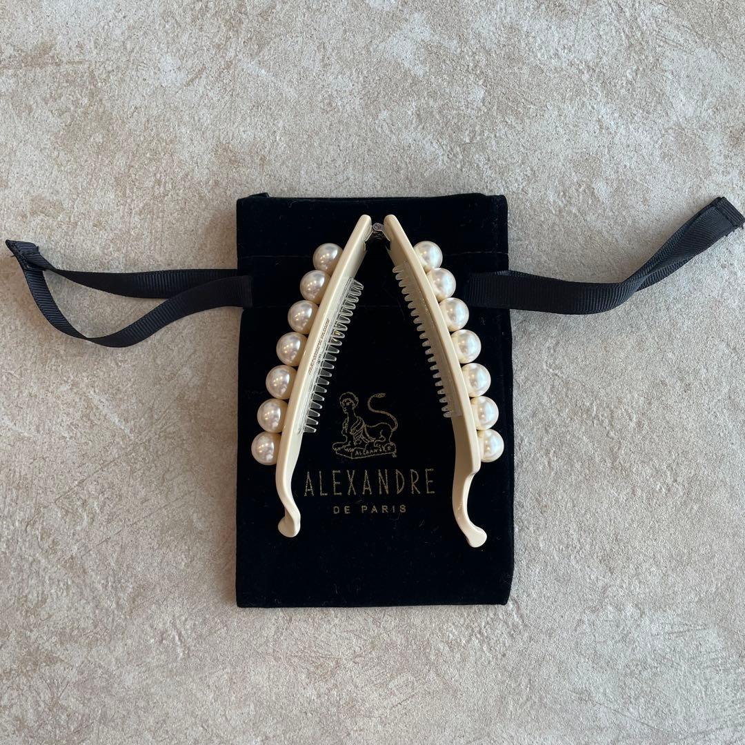 ALEXANDRE DE PARIS パール付き バナナクリップ ベージュ