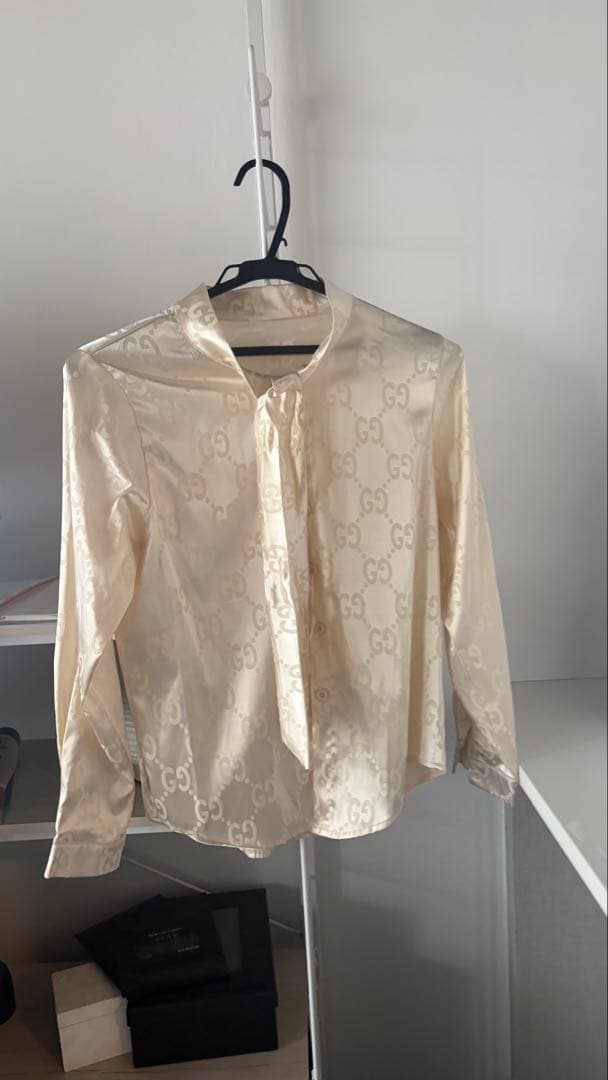 Gucci アイボリー GGロゴ　ブラウス　S 美品　早い者勝ち