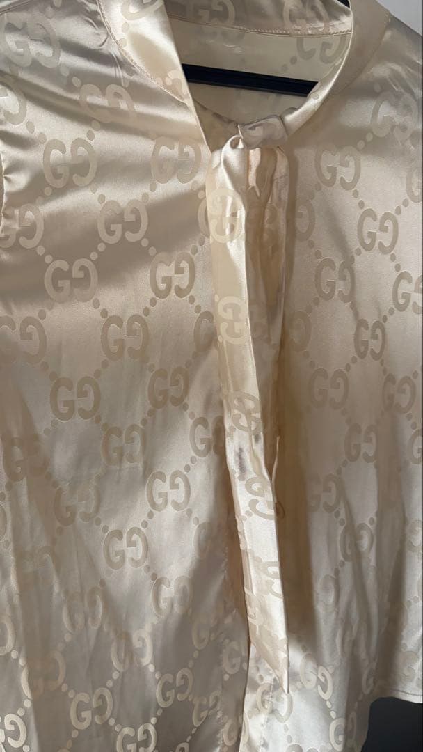 Gucci アイボリー GGロゴ　ブラウス　S 美品　早い者勝ち