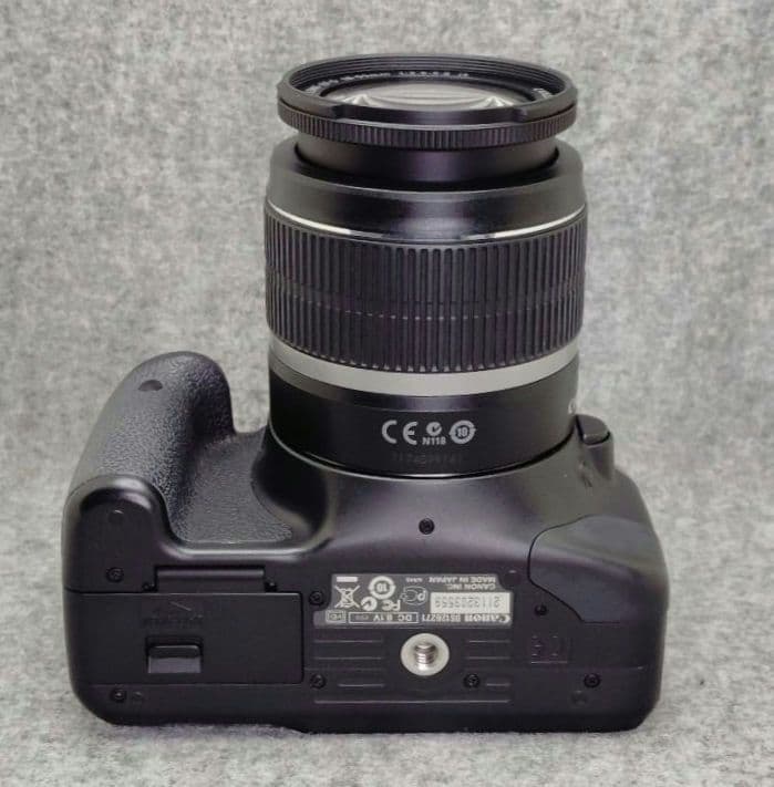 Canon 　EOS Kiss X4　　標準ズームレンズ付き