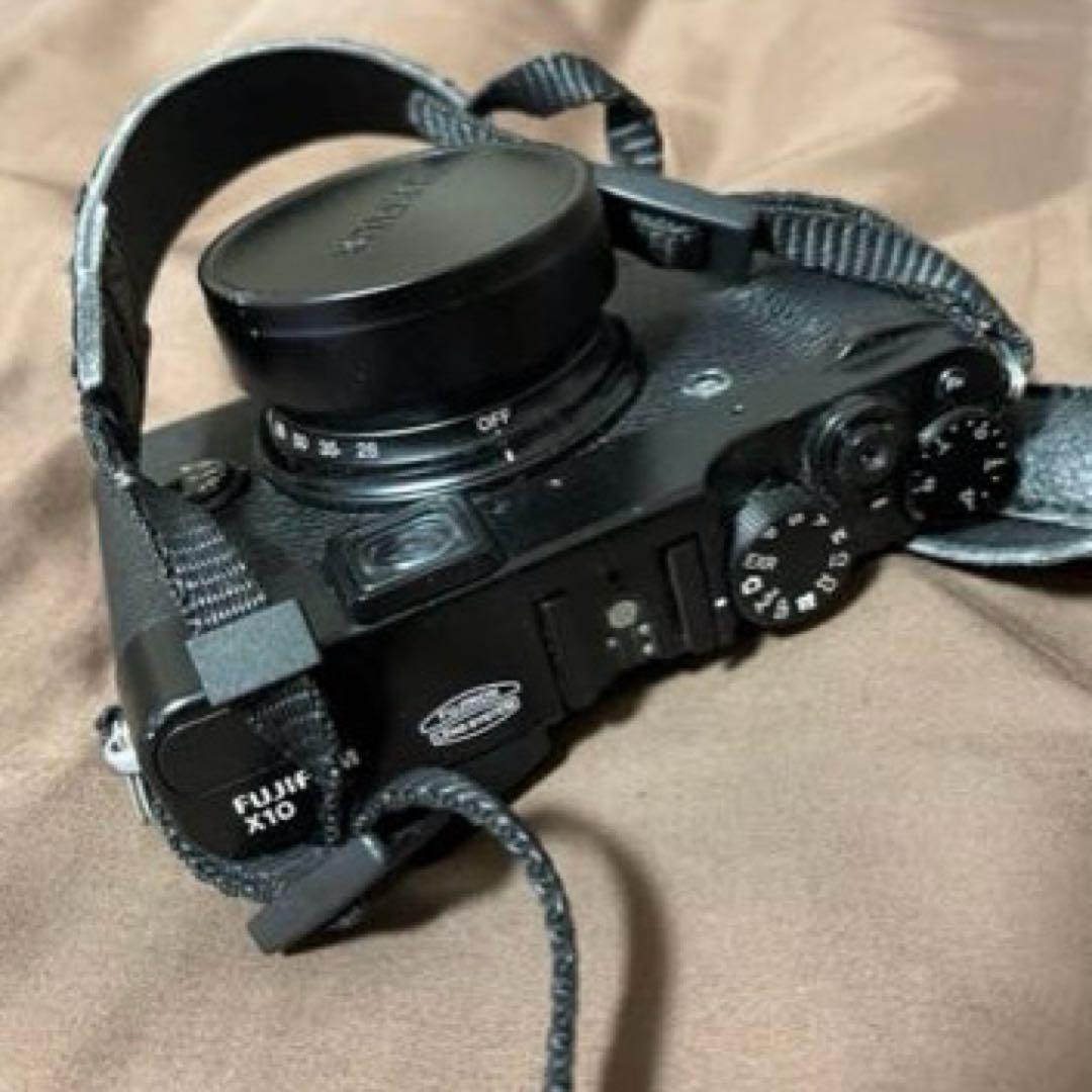 【美品・箱付き】Fujifilm X10 デジタルカメラ レンズキャップ付き