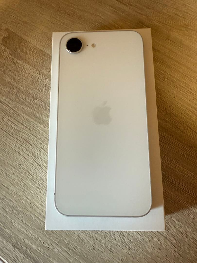 Apple iPhone16e ホワイト 本体