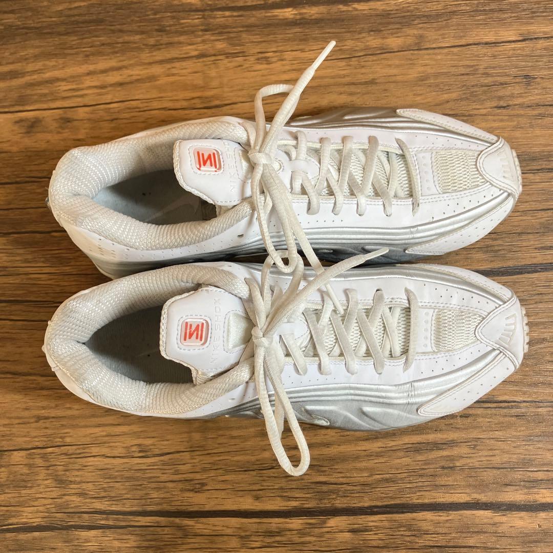 （K25845）ナイキ ショックス R4 27.0㎝ Shox R4