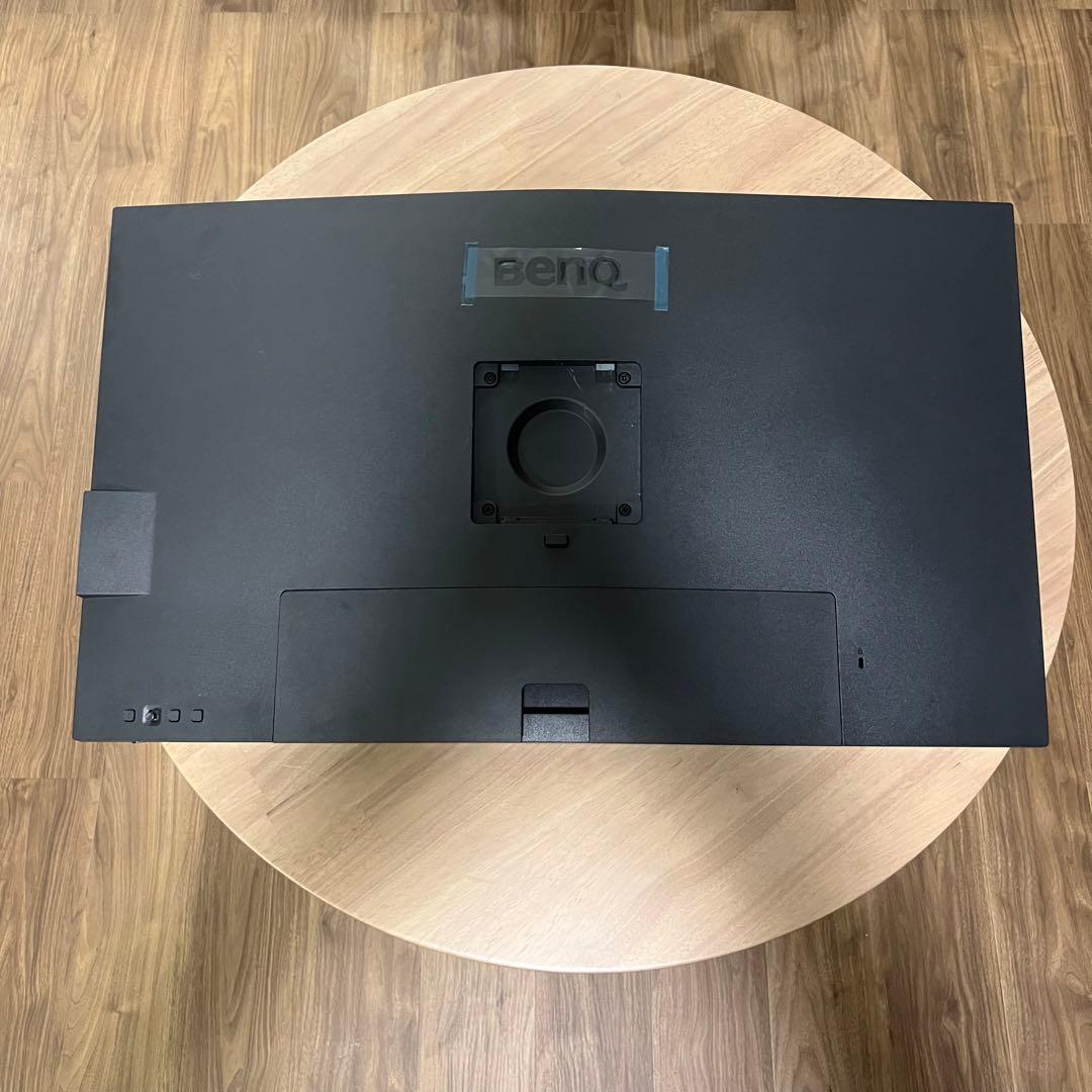 4K 31.5型 BenQ AQCOLORシリーズデザイナー向けエルゴモニター