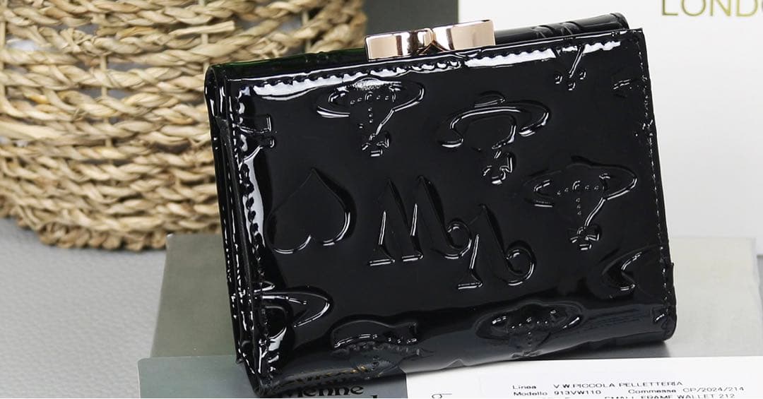 ブラック エナメル 三つ折り財布-110