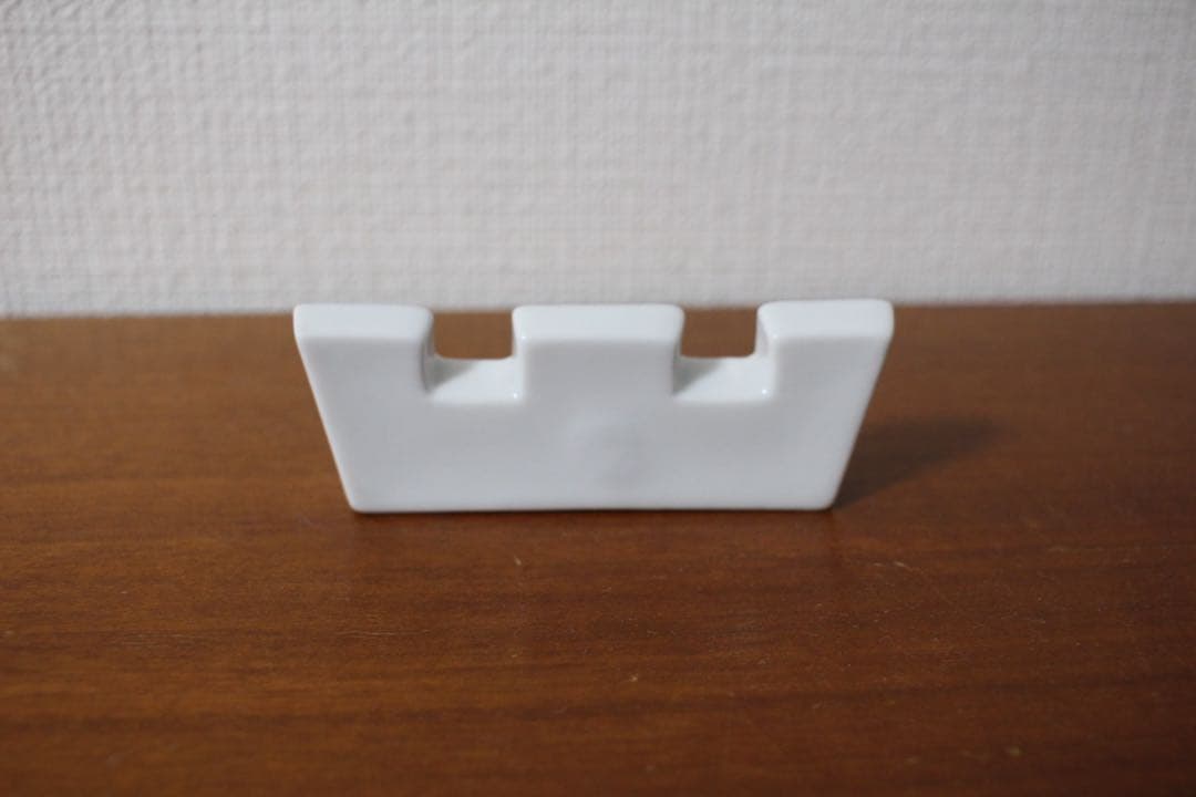 ARABIA ヴィンテージ　ディーラーサイン　陶器製 ホワイト雑貨