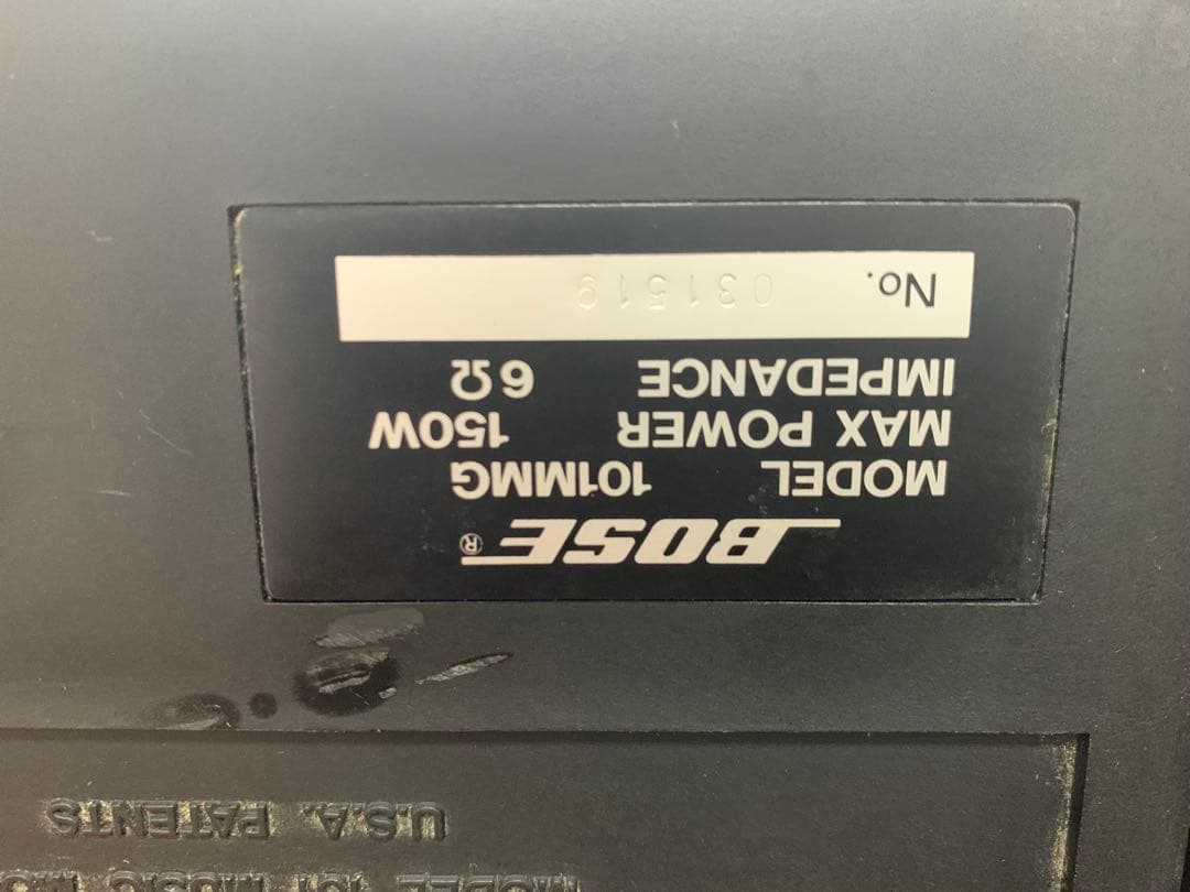 BOSE 101MMG スピーカー 取り付け用ブラケットとコード付。