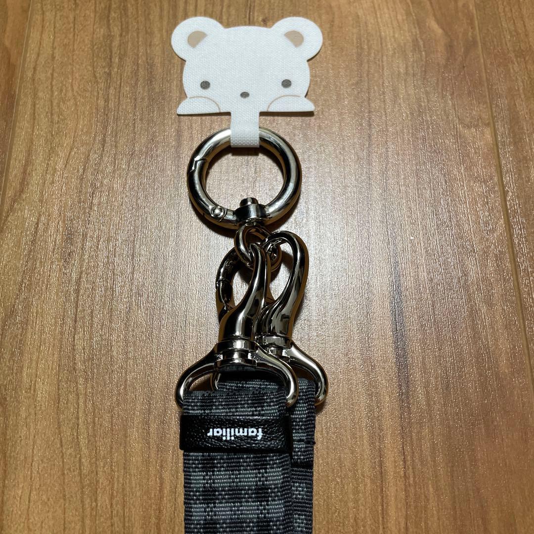 ファミリア　ショルダーストラップ　黒系ファミリアチェック