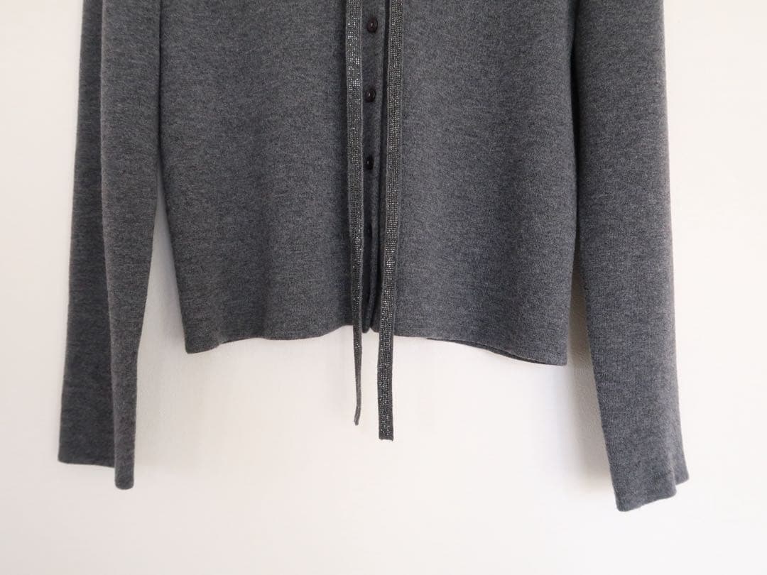 ANAYI 2025年 ステップビジューVネックカーディガン チャコールグレイ