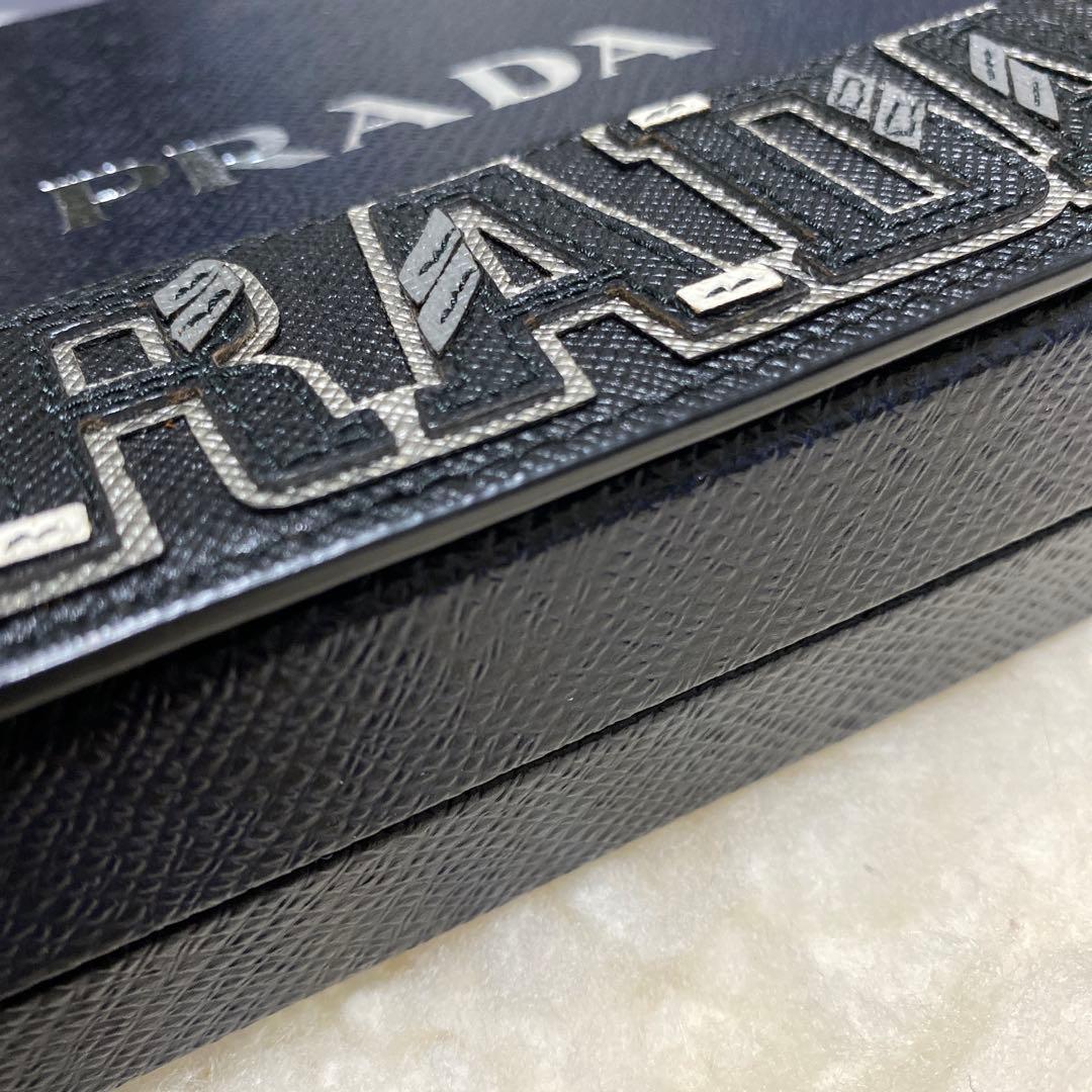 美品　プラダ　PRADA　キーホルダー　キーリング　レザー