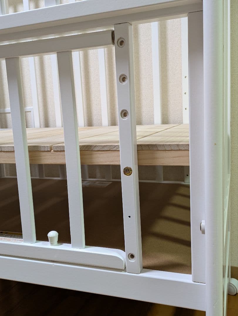 よ*ト様 カトージ　ホワイト木製ベビーベッド キャスター付き