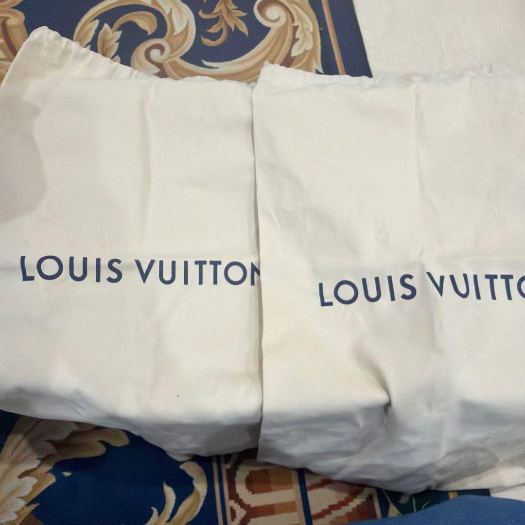 LOUIS VUITTON ブラック レザー スニーカー
