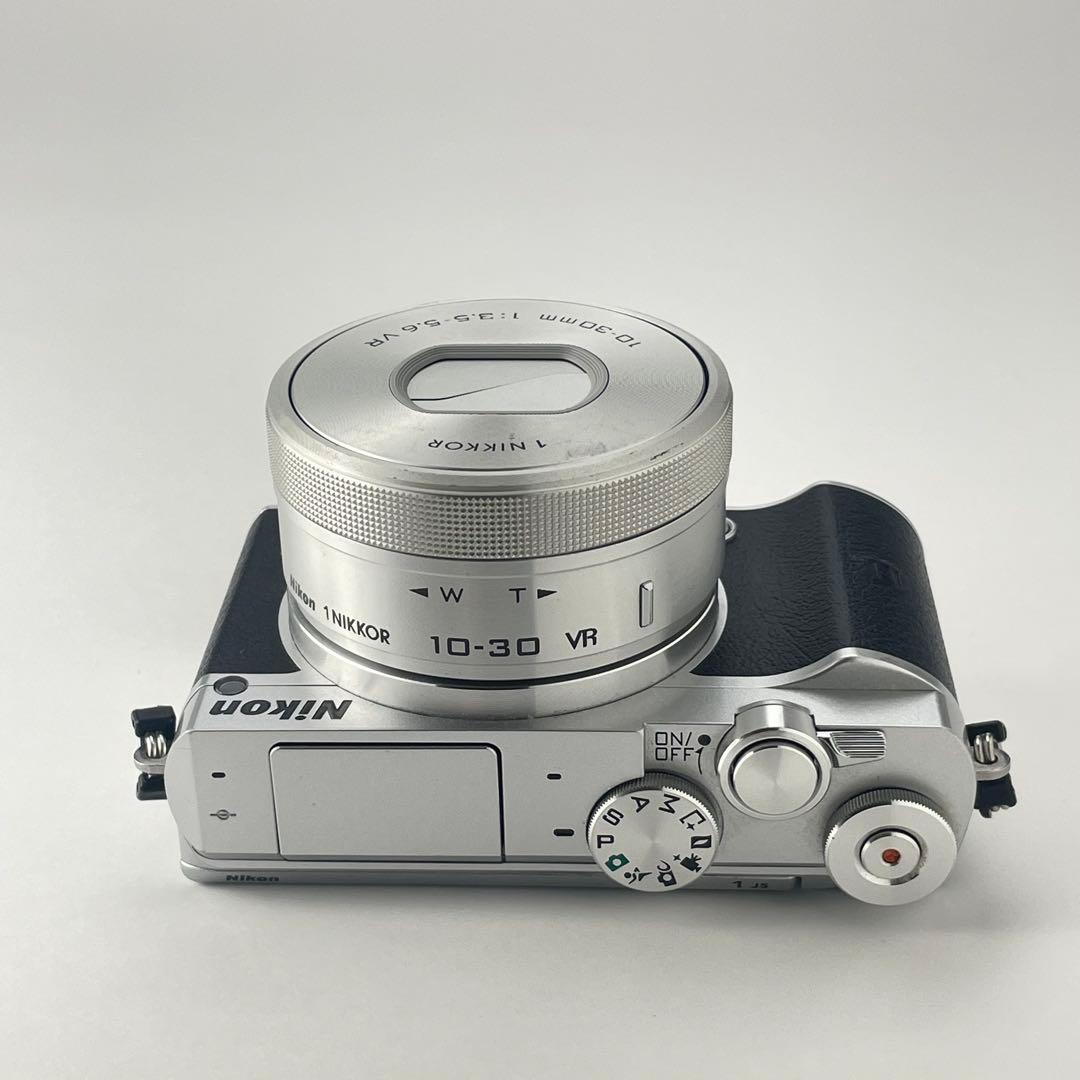 【極上美品・返品保証】Nikon1 J5 標準レンズキット