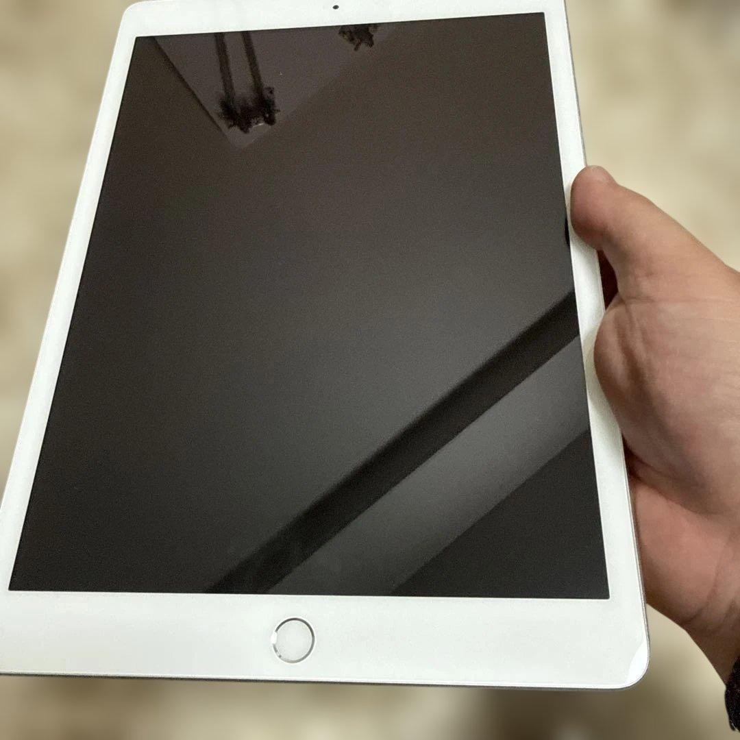 Apple iPad第7世代シルバー A2198 セルラーSIMフリー 32GB