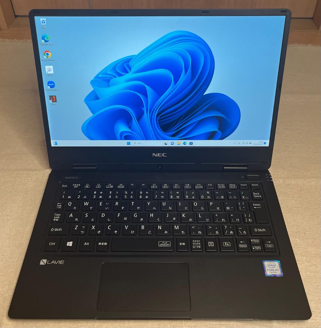 E-35/小型・軽量/m3-7Y30/SSD128GB/4GB/FHD液晶