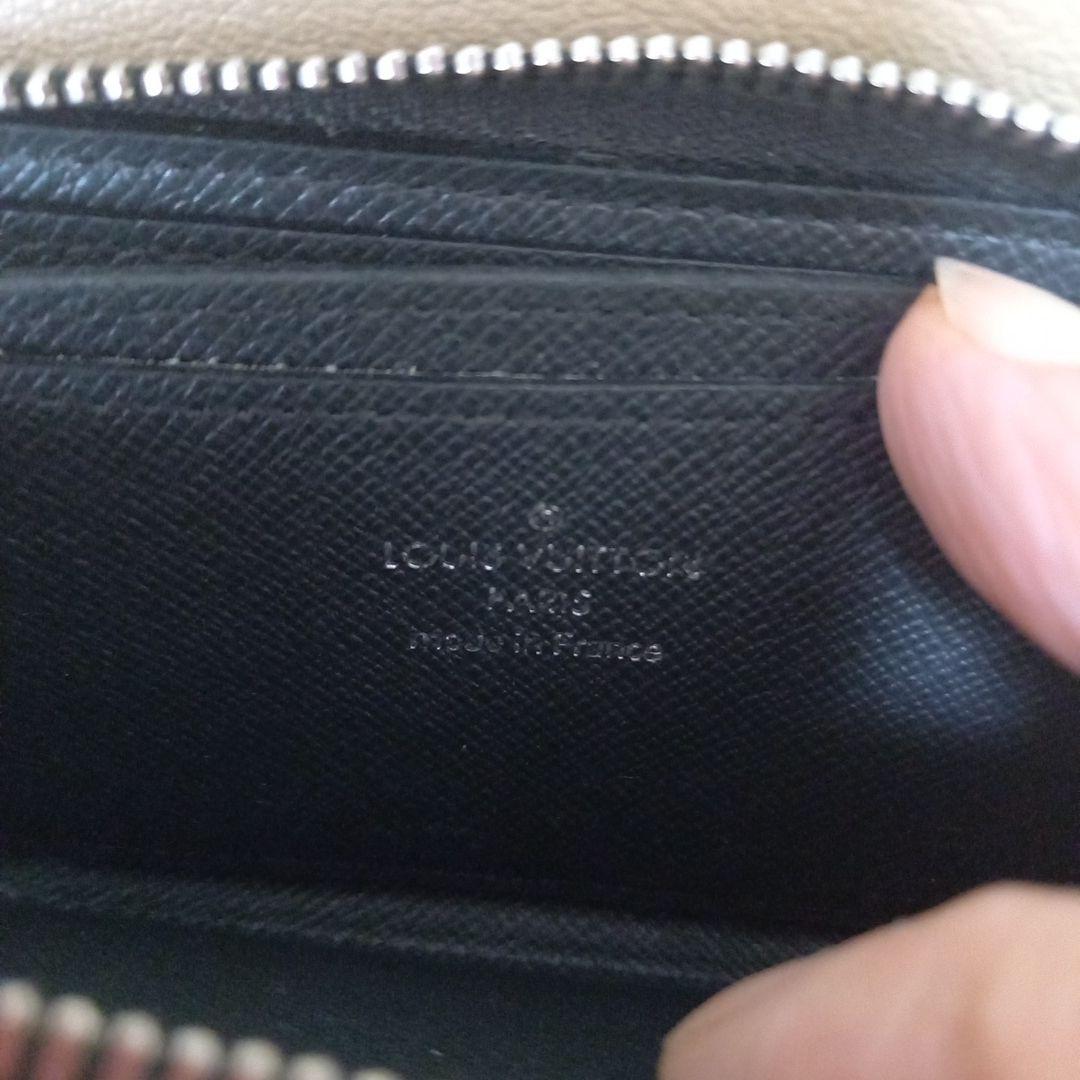最終値下げ　ルイ・ヴィトン 黒型押しレザーケース