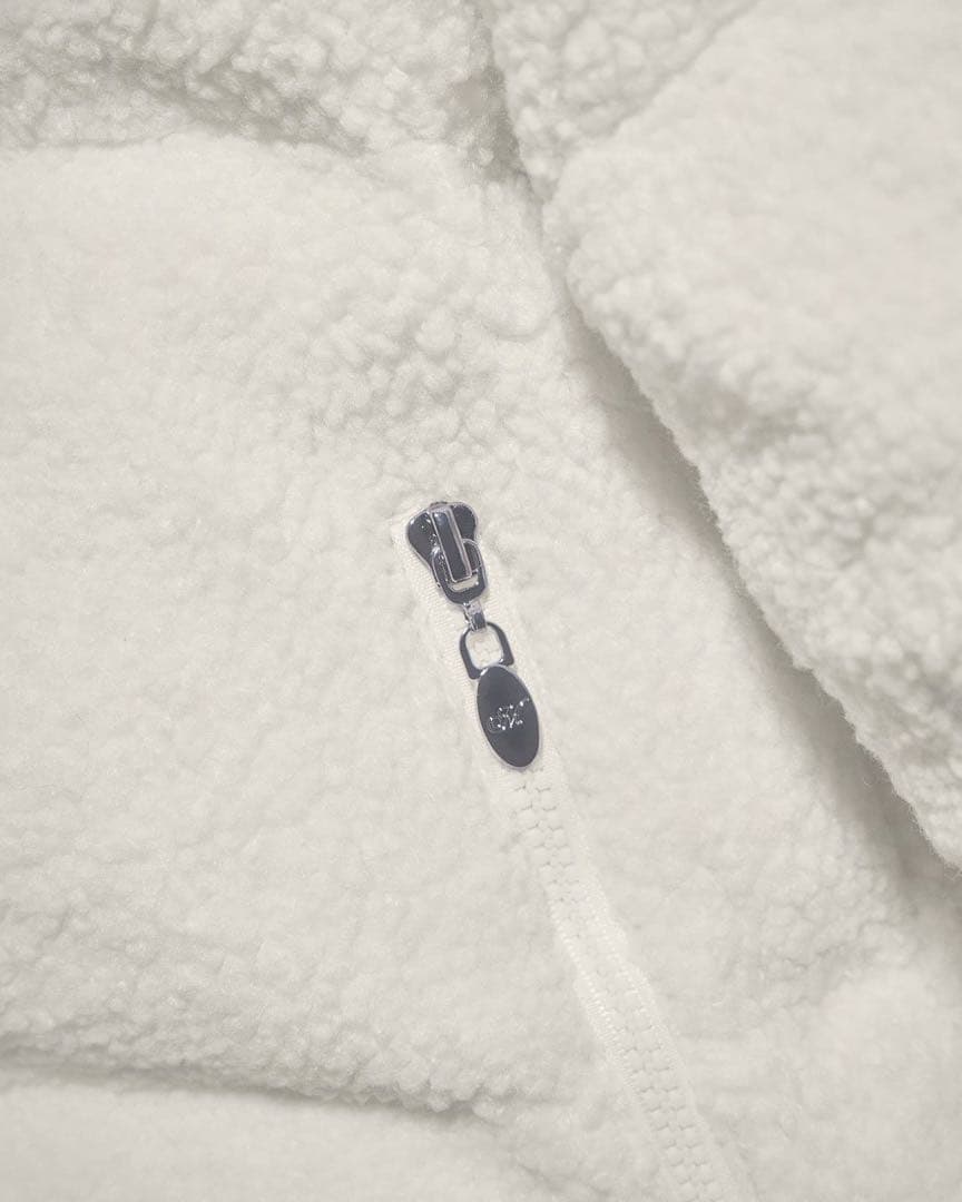 ミシェルマカロン フード付きホワイトダウンジャケット