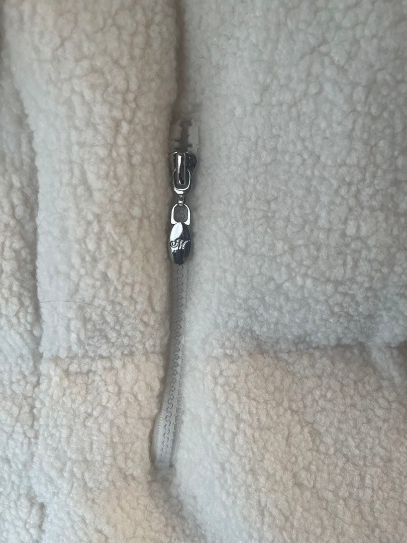 ミシェルマカロン フード付きホワイトダウンジャケット