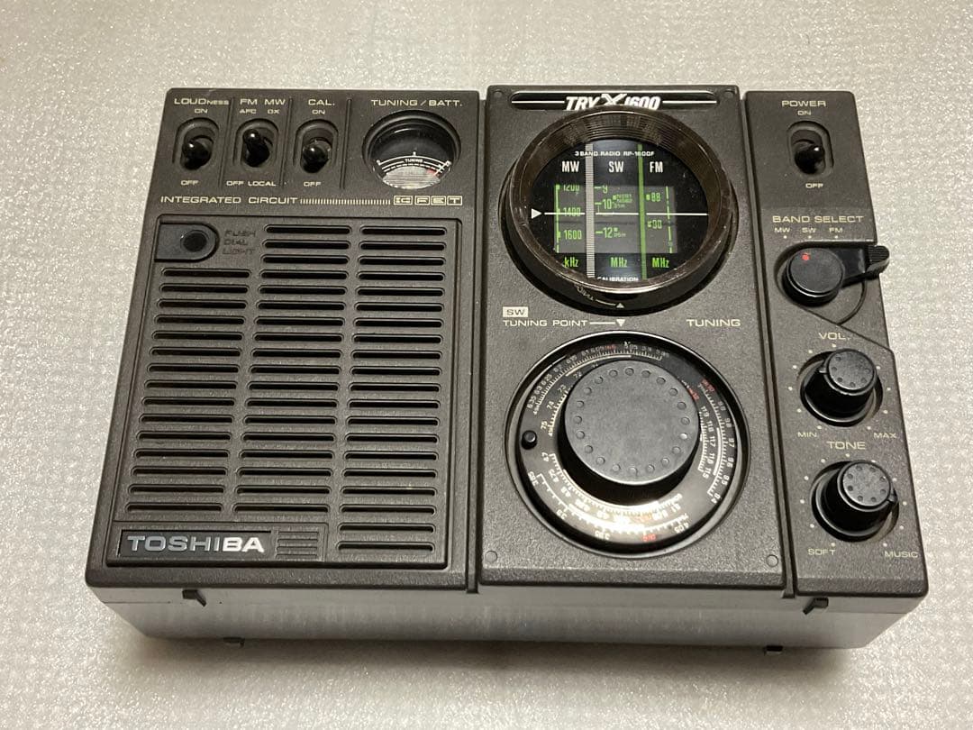 TOSHIBA／TRY X1600。ICラジオ。FM SW MW 3バンド。